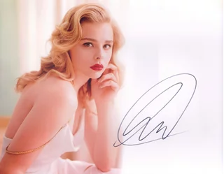 Chloe Moretz autograph