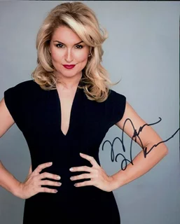 Mara Marini autograph