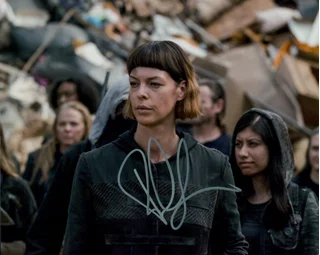 Pollyanna McIntosh autograph