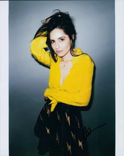 Asta Paredes autograph