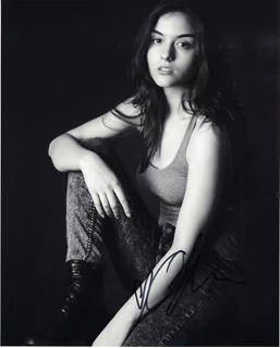 Quinn Shephard autograph