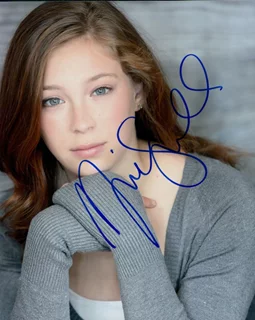 Mina Sundwall autograph