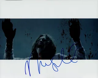 Mina Sundwall autograph