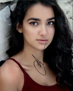Geraldine Viswanathan autograph