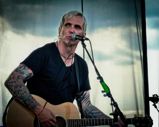 Art Alexakis autograph