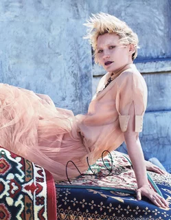 Mia Wasikowska autograph