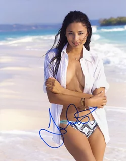 Jessica Gomes autograph