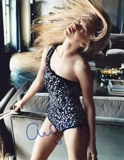 Amanda Seyfried autograph