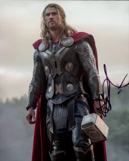 Chris Hemsworth autograph