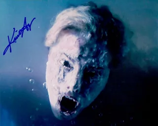 Kristi Angus autograph