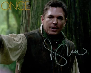 Nicholas Lea autograph