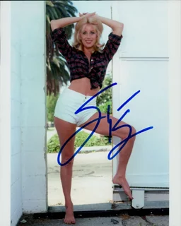 Suzanne Somers autograph