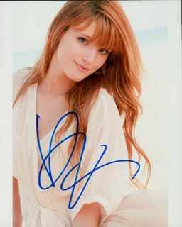 Bella Thorne autograph