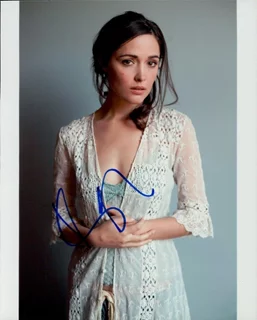 Rose Byrne autograph