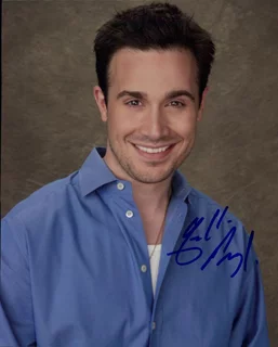 Freddie Prinze, Jr. autograph