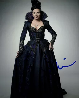 Lana Parrilla autograph