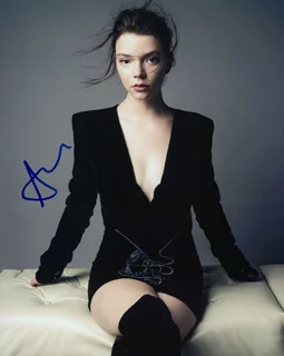 Anya Taylor-Joy autograph