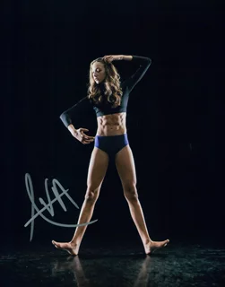 Ava Cota autograph