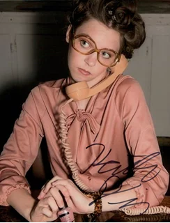 Kaitlyn Dias autograph