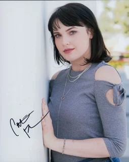 Cait Fairbanks autograph
