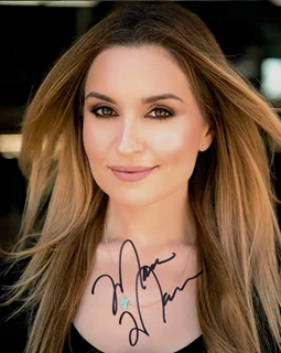 Mara Marini autograph