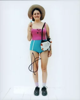 Alia Shawkat autograph