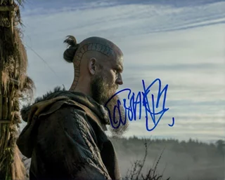 Gustaf Skarsgard autograph
