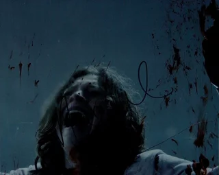 Mina Sundwall autograph