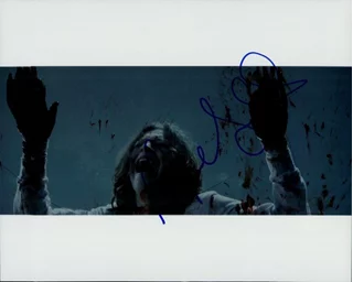 Mina Sundwall autograph