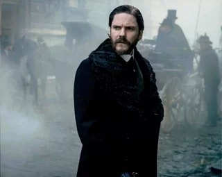 Daniel Bruhl autograph