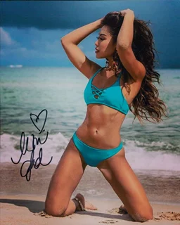 Mimi Jade autograph