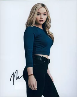 Natalie Alyn  Lind autograph