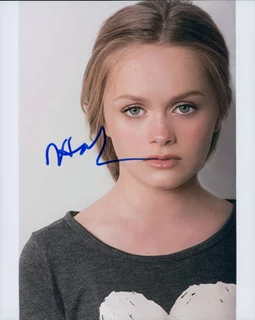 Hannah Nordberg autograph