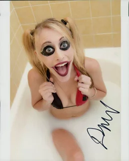 Dani Sciacca autograph