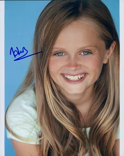 Hannah Nordberg autograph