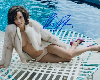 Paula Patton autograph