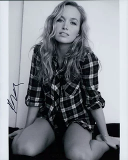 Kelley Jakle autograph