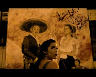 Alicia Sixtos autograph