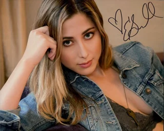 Lizzy Small autograph