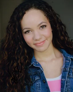 Lexie Stevenson autograph