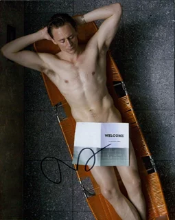 Tom Hiddleston autograph