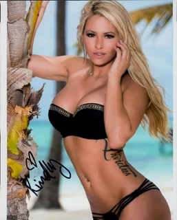 Kindly Myers autograph