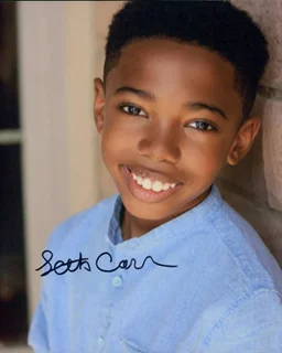 Seth Carr autograph