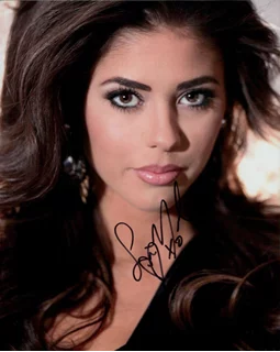 Sierra Nowak autograph