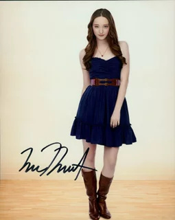 Emma Dumont autograph