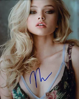 Natalie Alyn  Lind autograph