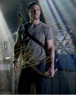 Stephen Amell autograph
