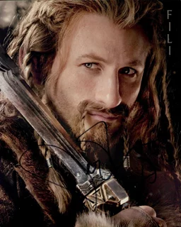 Dean O'Gorman autograph