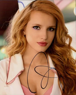 Bella Thorne autograph