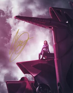 Naomi Scott autograph